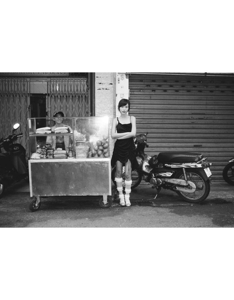 MR NEGATIVE CASH ONLY 100 ISO 35MM X 36 EXP. BLACK AND WHITE FILM
