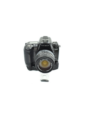 Minolta Pre-Owned Minolta Dynax 800si w/ 28-135mm F3.8 + grip(35mm SLR Film Cameras)