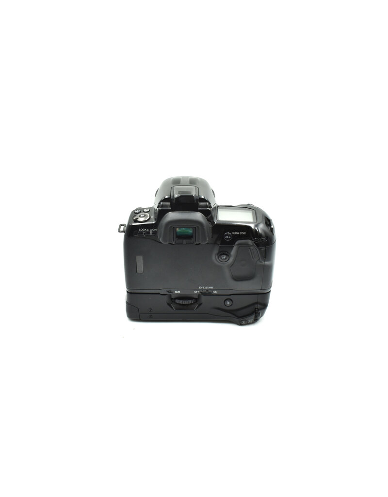 Minolta Pre-Owned Minolta Dynax 800si w/ 28-135mm F3.8 + grip(35mm SLR Film Cameras)