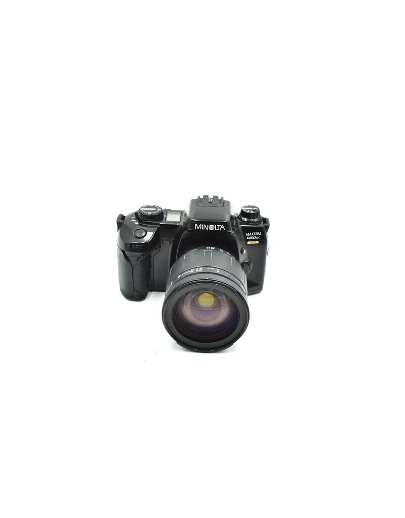 Minolta Pre-Owned Minolta Maxxum 650SI w/ 28-200 F3.8 (35mm Film Camera)