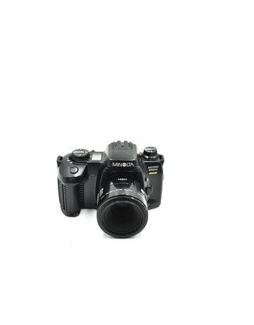 Minolta Pre-Owned Minolta Maxxum 650si w/ 50mm F2.8 (35mm Film Camera)