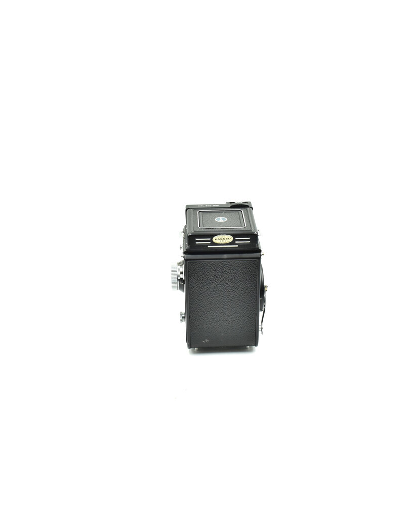 Pre-Owned Yashica Mat LM MTL TLR With Yashinon 1:3.5/80mm Black TLR Camera