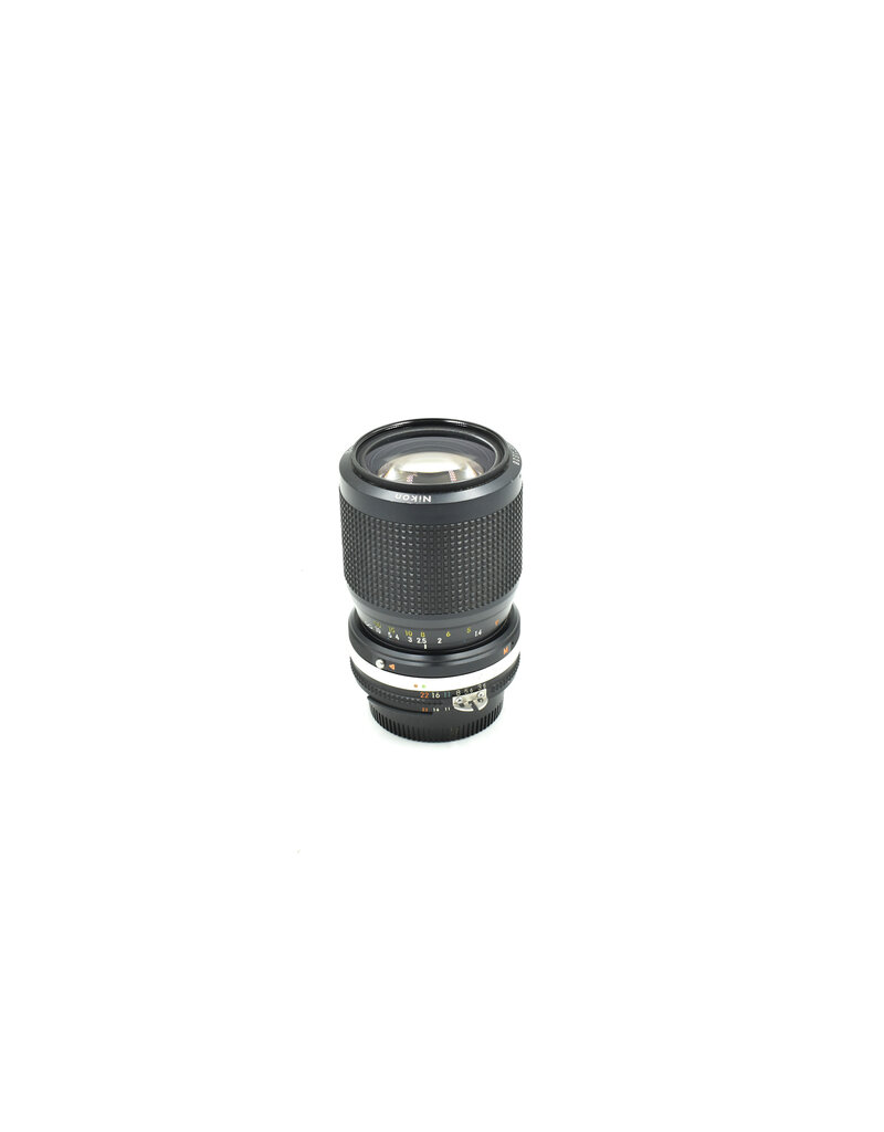 Nikon Pre-owned Nikon Zoom-Nikkor 35-105mm F3.5 NIkon F Lens