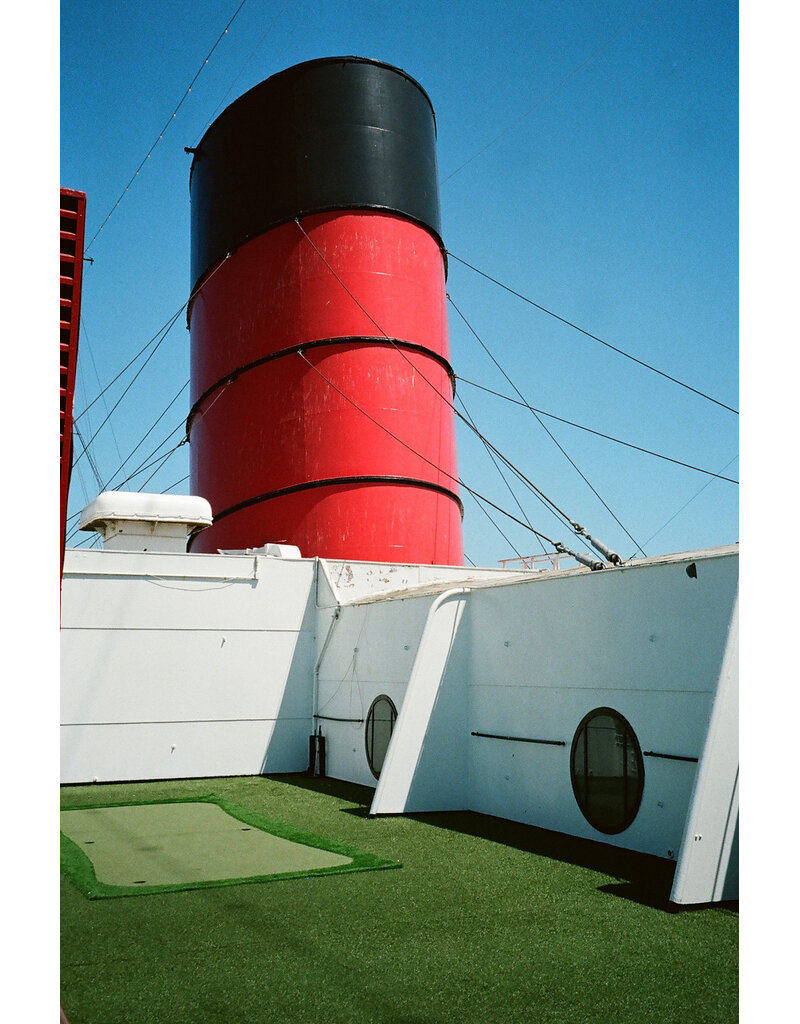 Mr. Negative Mr. Negative Fragile (Film Safety Capsule) 400 ISO 35mm Color Film 36exp