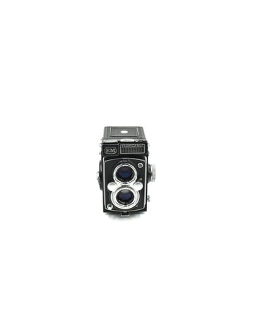 Pre-Owned Yashica-Mat EM TLR 120 Film Camera Yashinon 80mm f/3.5 lens