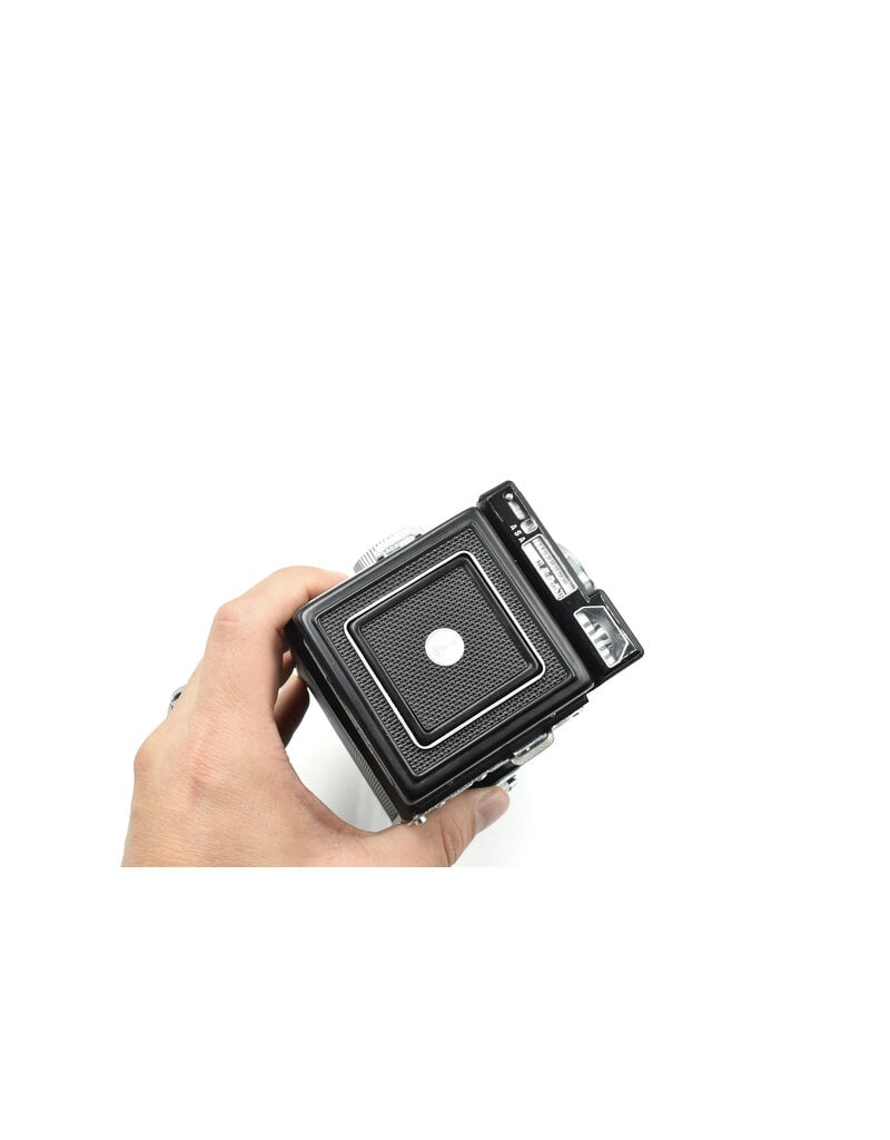 Pre-Owned Yashica-Mat EM TLR 120 Film Camera Yashinon 80mm f/3.5 lens