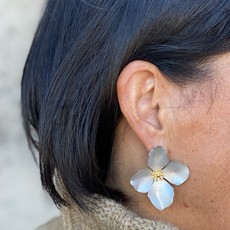 Zenzii Flower Metallic Earring