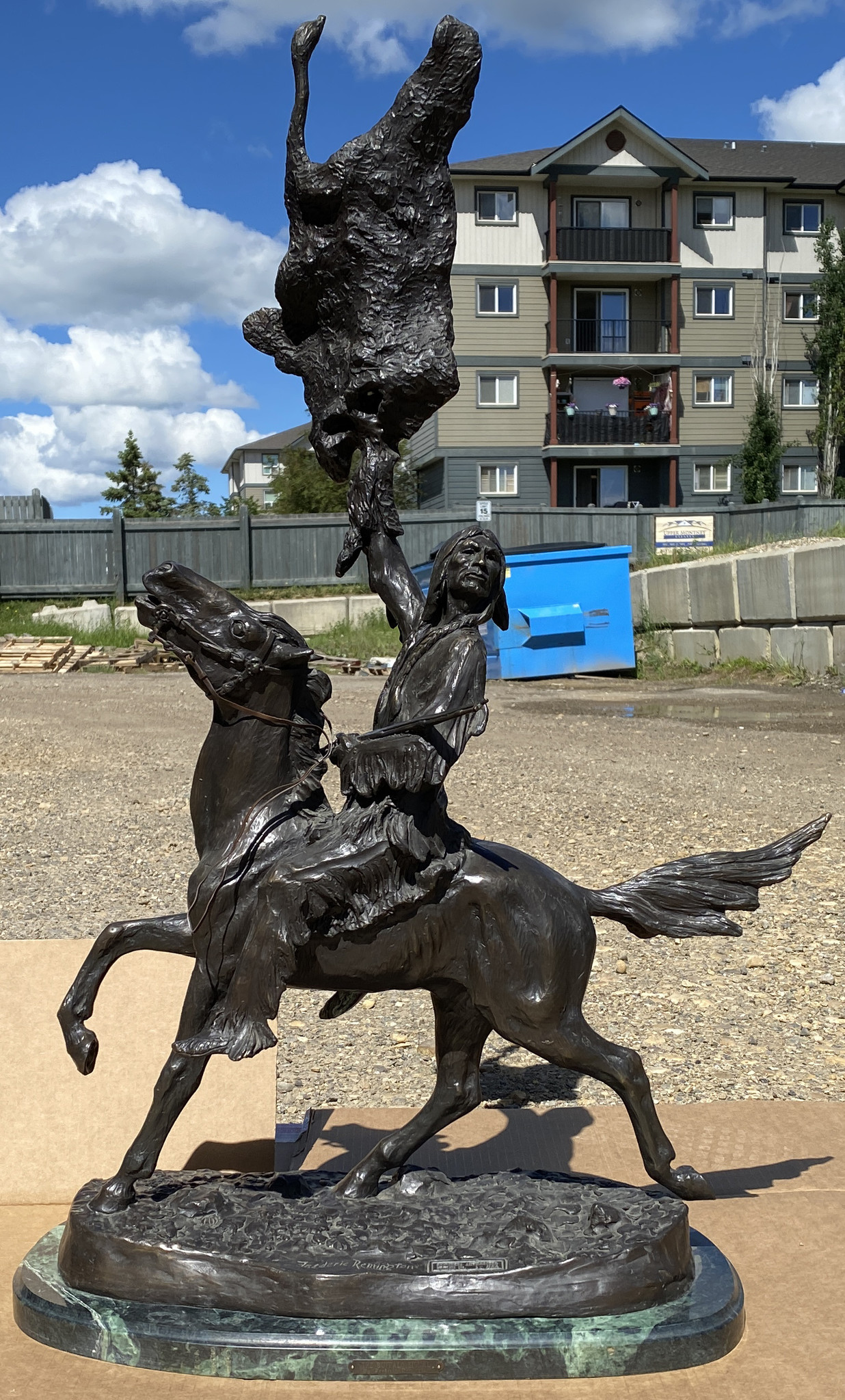 Remington Fredrick Remington Buffalo Signal Limited Edition 18/100 Statue C-4470 Remington Fredrick Remington Buffalo Signal Limited Edition 18/100 Statue C-4470
