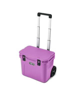 Yeti Roadie Wheeled Cooler Ultramarine Violet 32