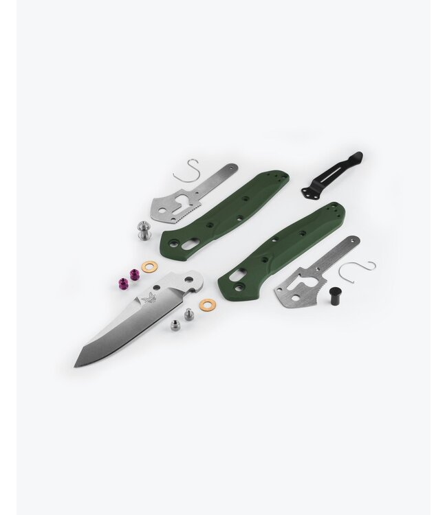 Benchmade 945 Mini Osborne  Axis  Reverse Tanto Green