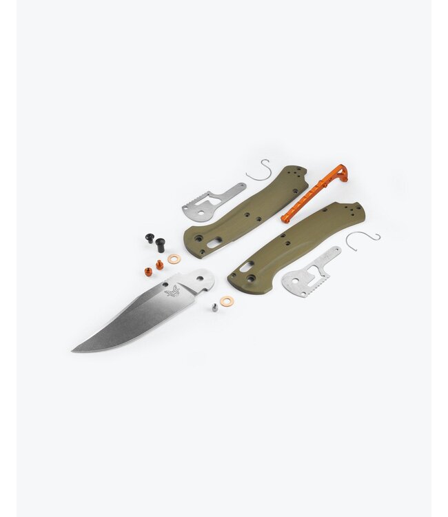 Benchmade Taggedout Axis Clip Point