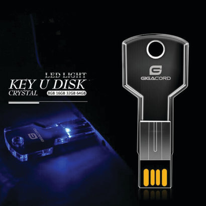 Gigacord Gigacord 32GB USB 2.0 Key Shape, Clear Blue LED Flash Drive