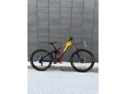 Giant Giant 2024 Glory Advanced - Legends Edition