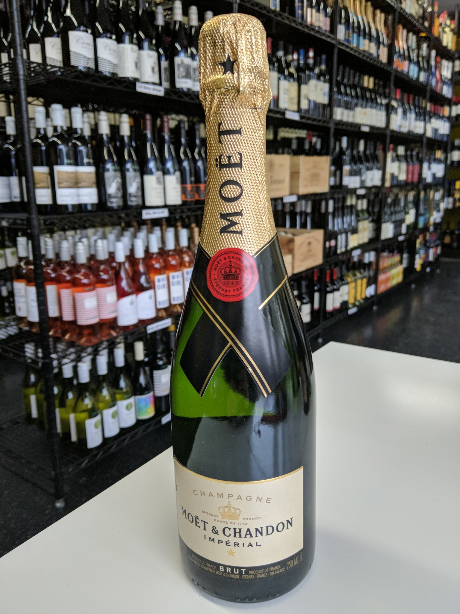 Moet & Chandon Moet & Chandon Imperial Brut Champagne NV 750ml