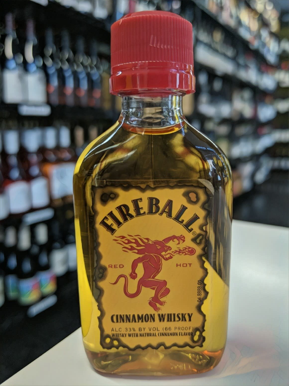Fireball cinnamon whisky. Виски 50 мл. Файр Болл виски. Fireball виски купить.