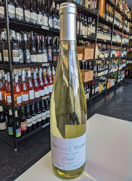 Hermann J. Wiemer Hermann J. Wiemer Field White Seneca NV 750ml