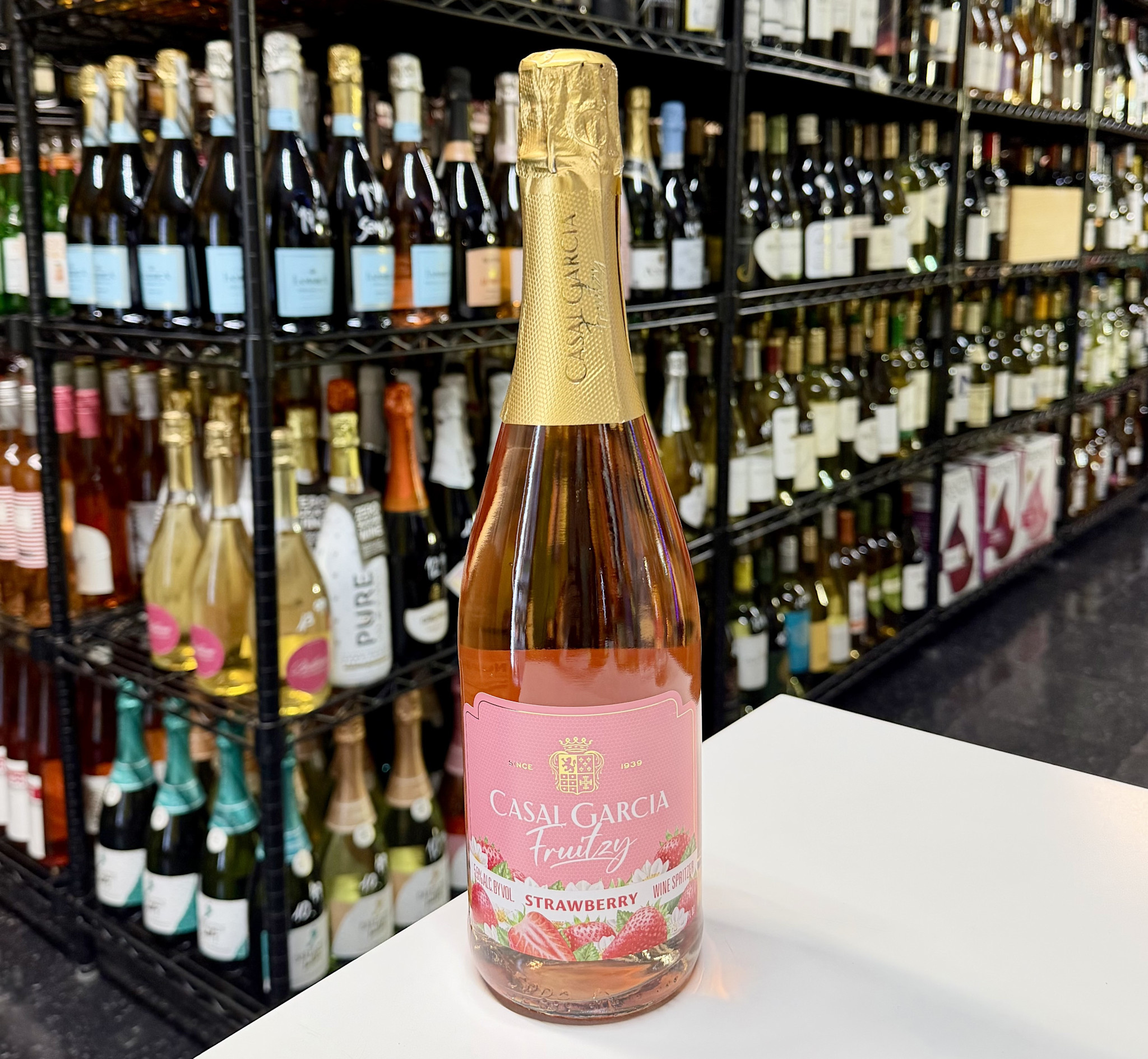 Casal Garcia Casal Garcia Fruitzy Strawberry NV 750ml