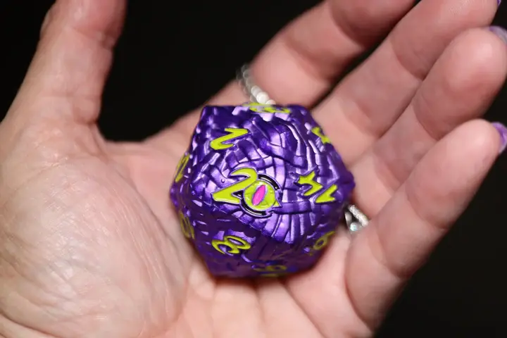Jumbo Metal D20 - Mummy Wraps - Ukok Princess