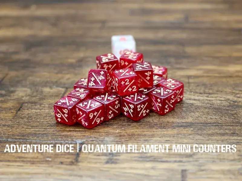 +1/+1 Mini Counter Dice - Quantum Filament - Red w/ Gold