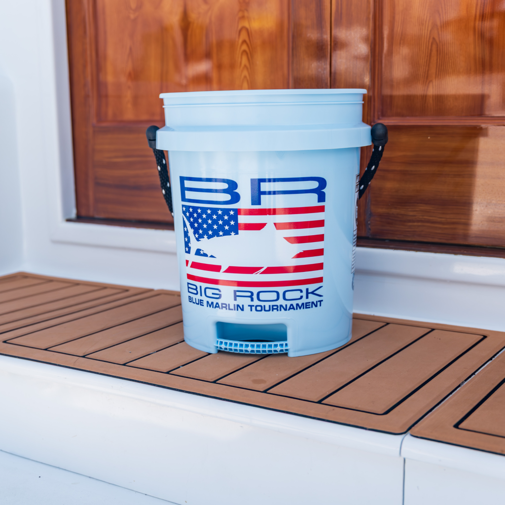 Big Rock USA Edge Rope Handle Bucket
