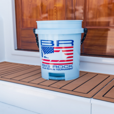 Big Rock USA Edge Rope Handle Bucket