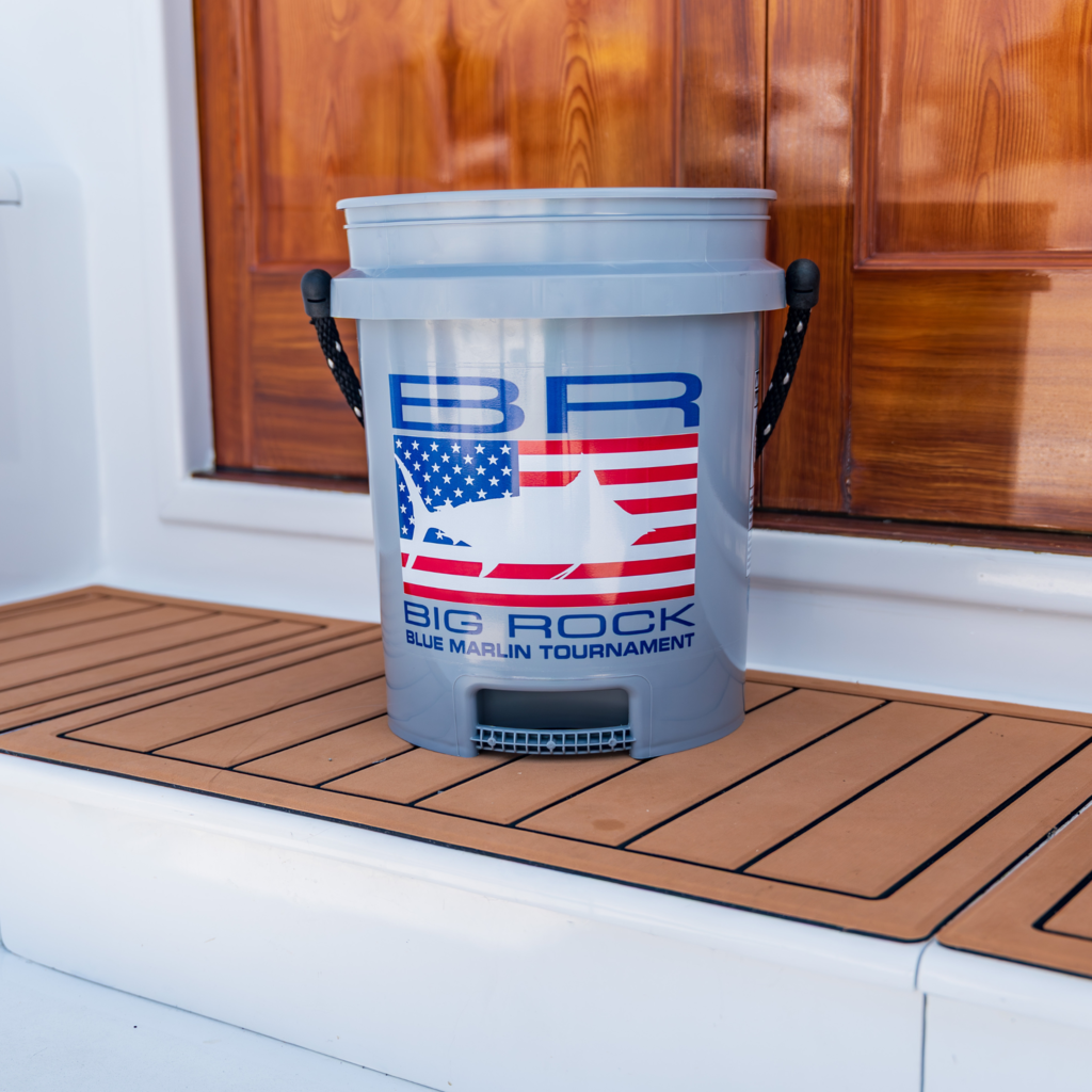 Big Rock USA Edge Rope Handle Bucket