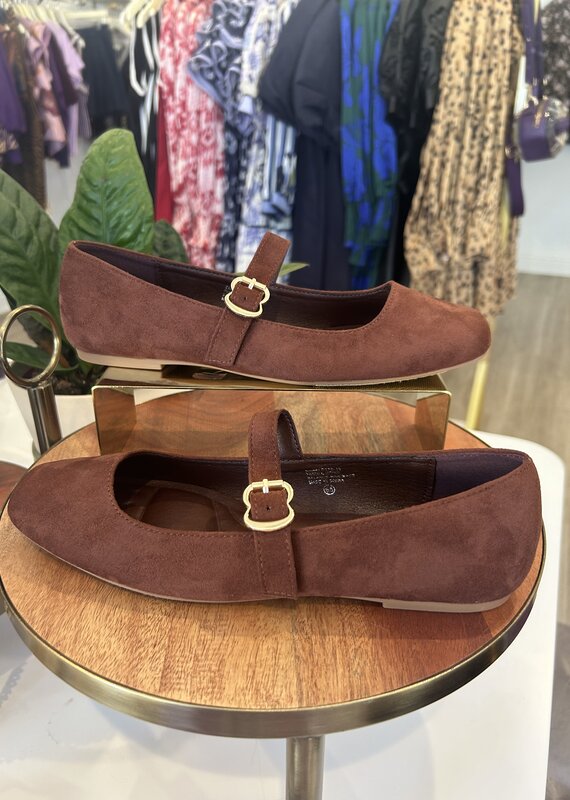 Charlotte Flats Brown