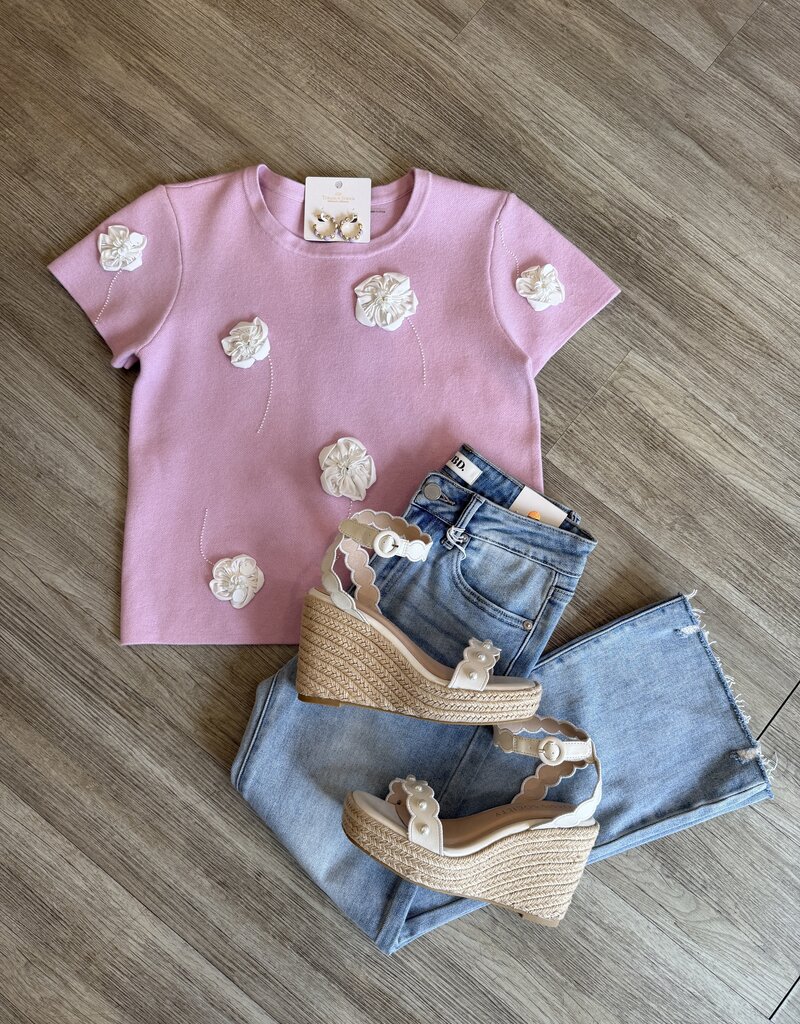 Floral Appliqué Short Sleeve Knit Top