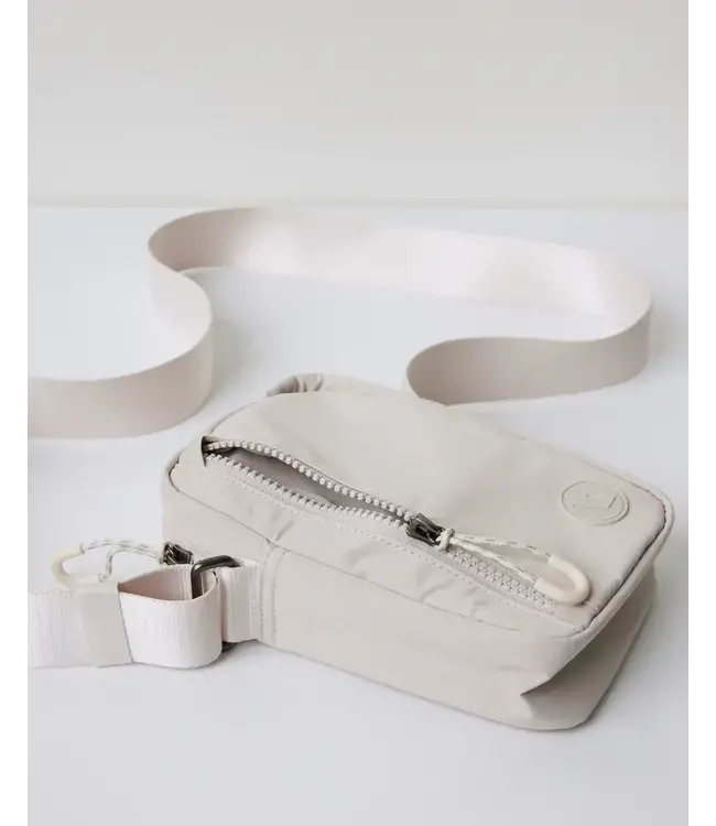 Vuori All Around Crossbody Bag