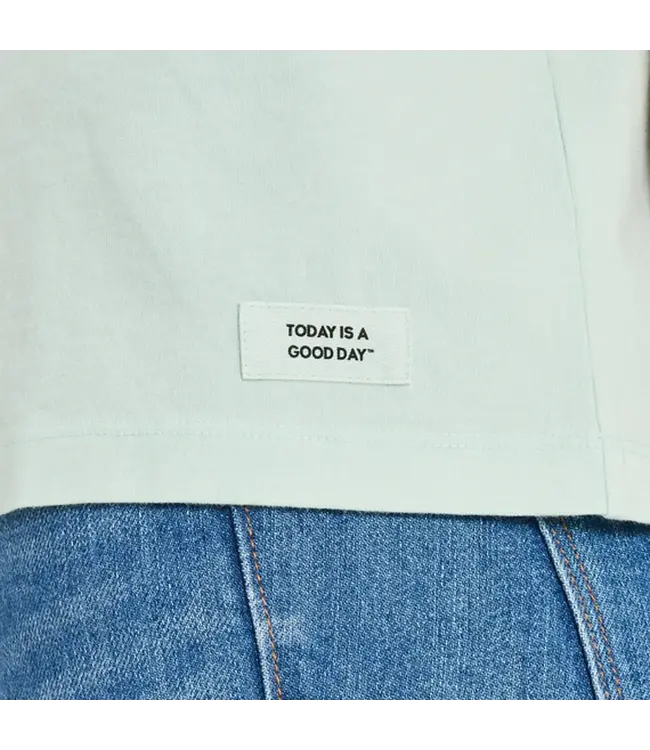 Life is Good Women's Keep It Simple Sun Boxy Crusher Tee