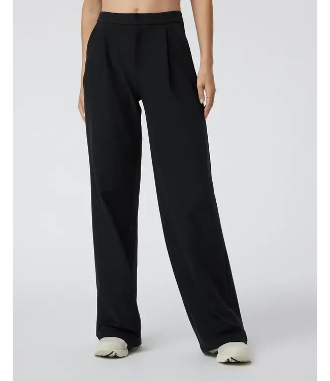 Vuori Women's DreamKnit Move Elevation Trouser