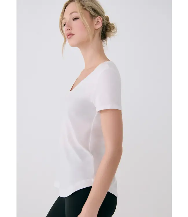 Lolë  Women's Dynamic V-Neck Shirt