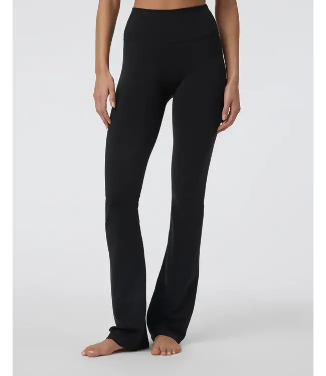 Vuori AllTheFeels Slim Flare