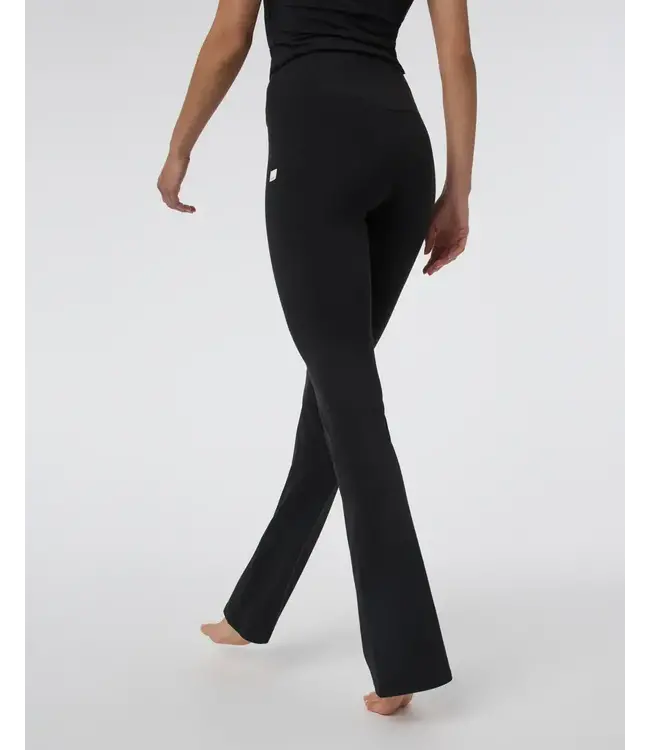 Vuori AllTheFeels Slim Flare