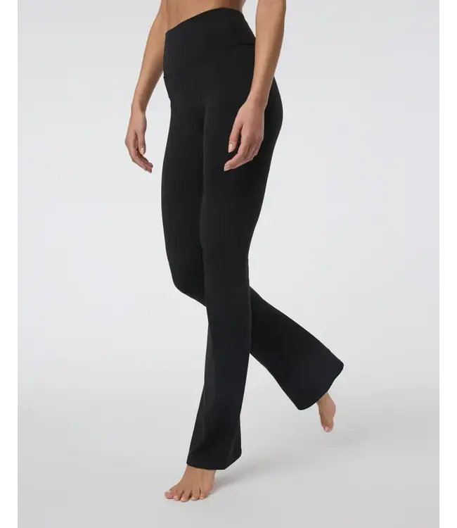 Vuori AllTheFeels Slim Flare