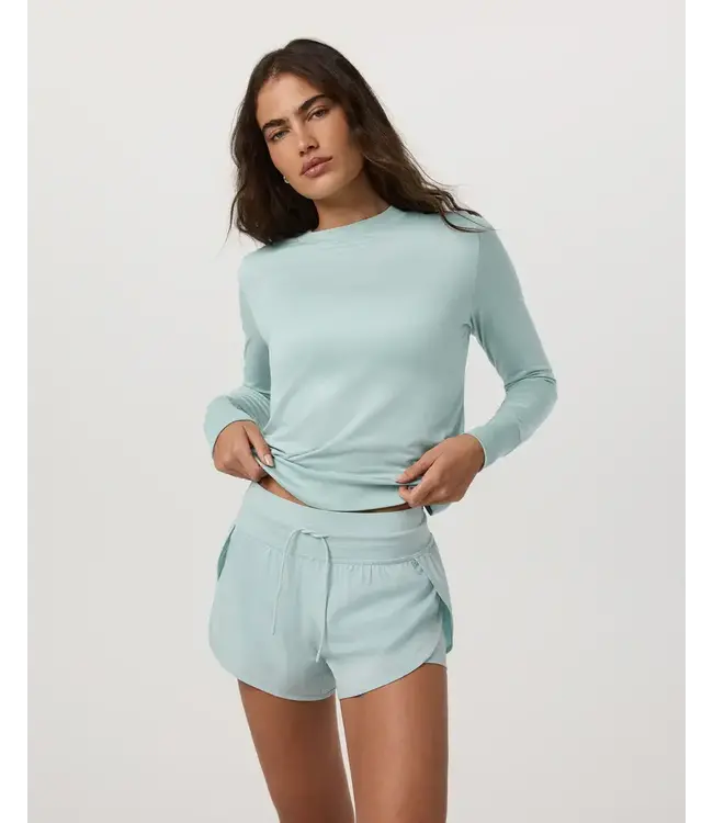 Vuori Women's Daydream Crew Performance Top