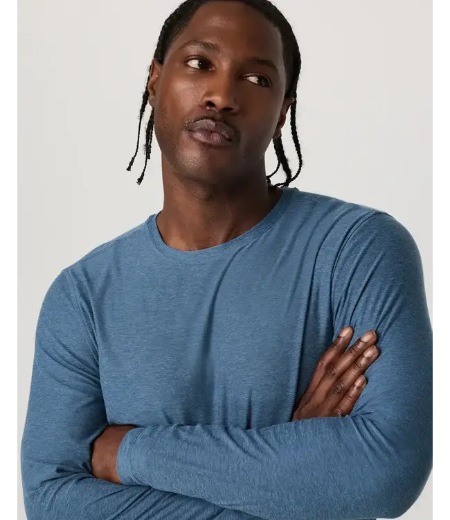 Vuori Men's Long Sleeve Strato Tech Tee