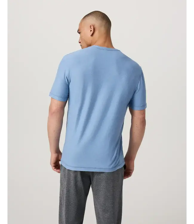 Vuori Men's Strato Tech Top