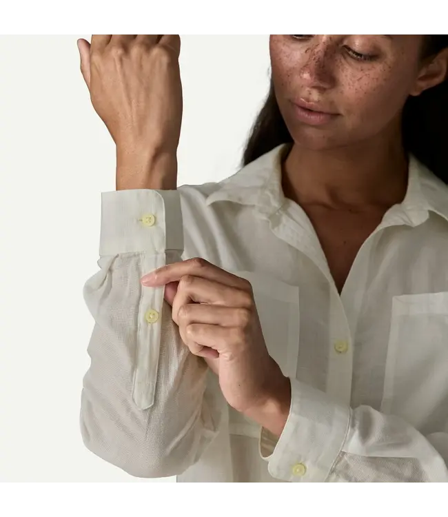 Patgaonia Women's Lightweight A/C Buttondown Shirt