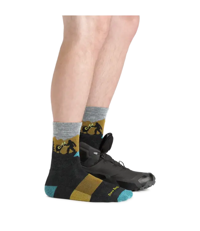 Darn Tough Men's Close Encounters Micro Crew Midweight Hiking Socks