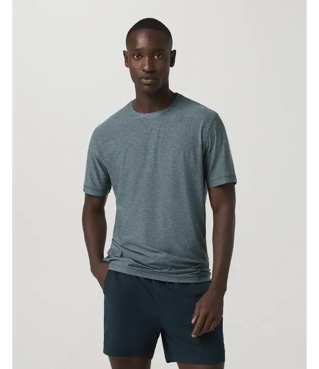 Vuori Men's Strato Tech Top