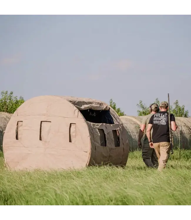 Muddy The Bale Blind