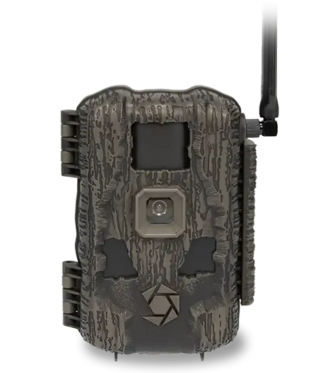 Stealth Fusion Max 2.0 Camera with Solar Panel
