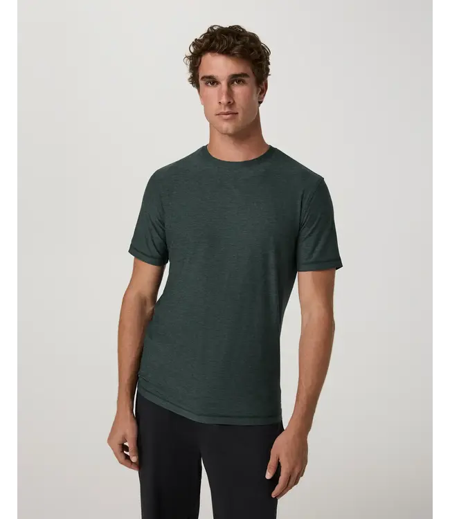 Vuori Men's Strato Tech Top