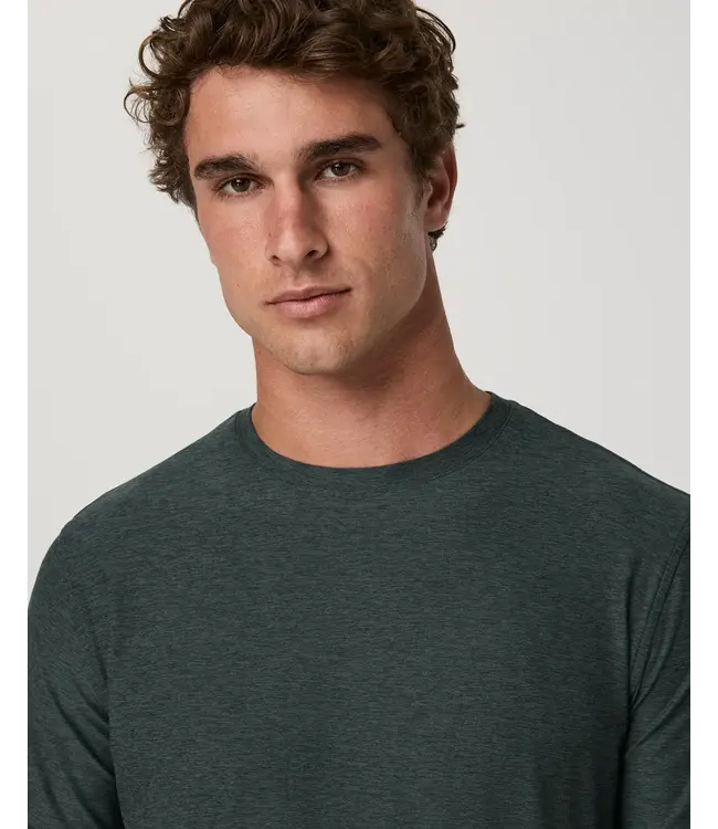 Vuori Men's Strato Tech Top