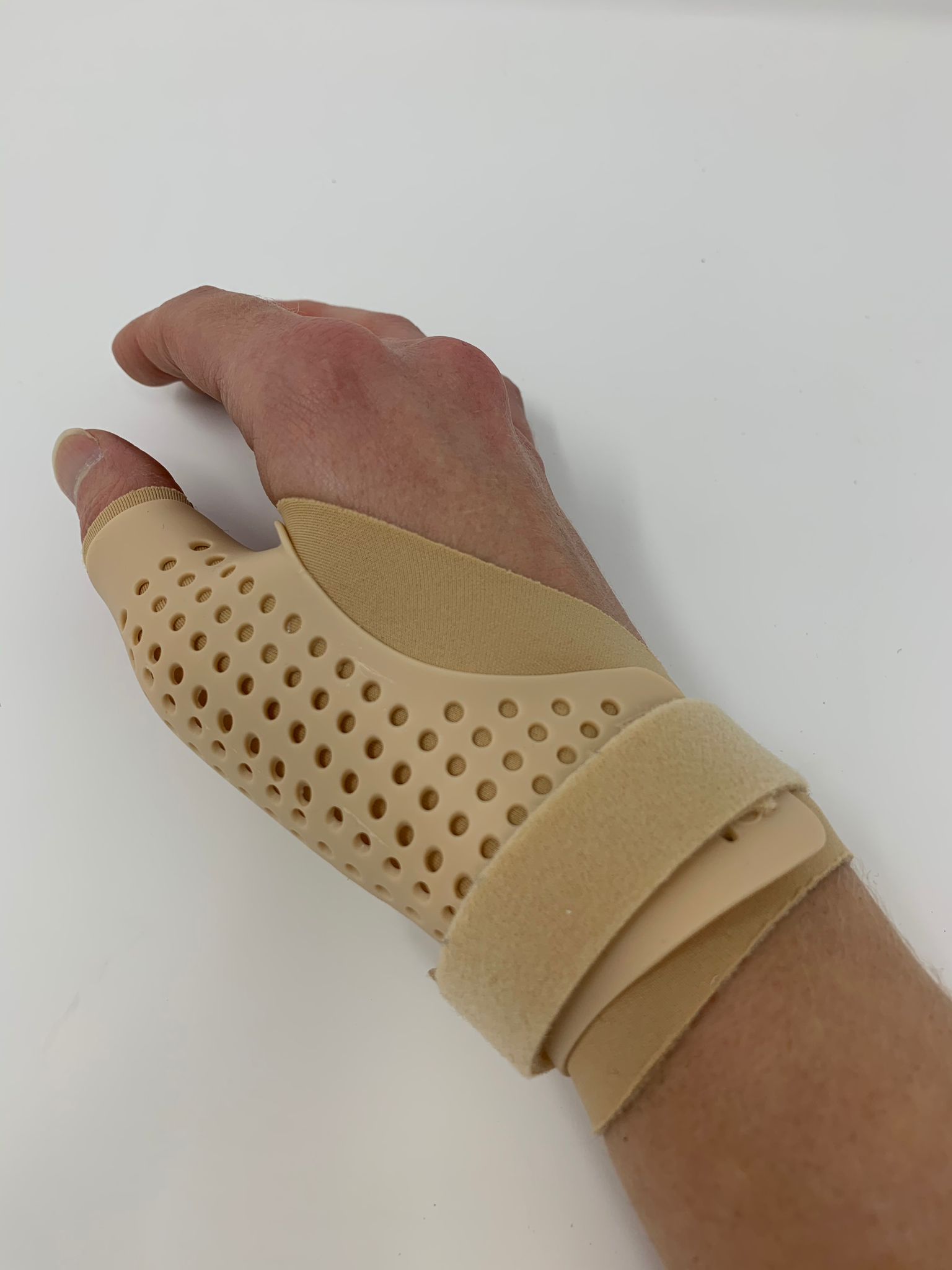 Manutec Breathable Thumb Immobilizing Splint Adaptive Technologies Inc