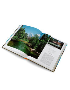 The Parklands: Trails and Secrets from the National Parks of the United States