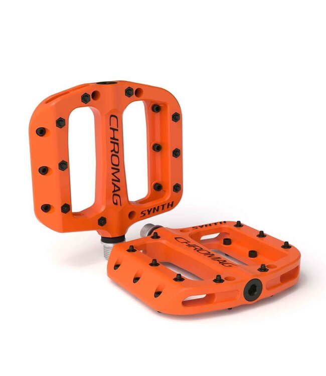 CHROMAG SYNTH PEDAL