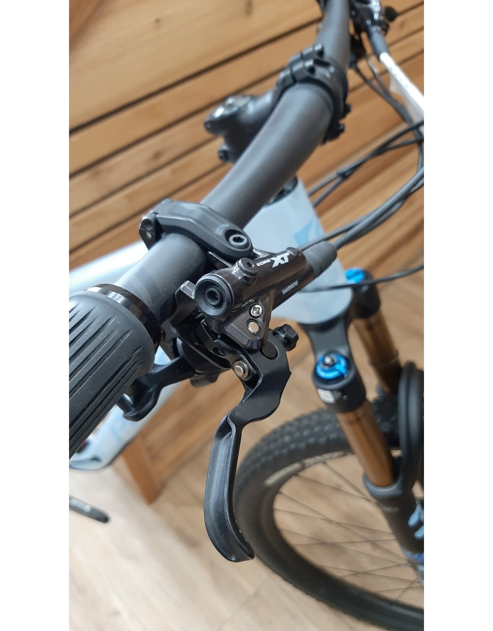 PIVOT Mach 4 SL Pro XT/XTR Ice Blue L