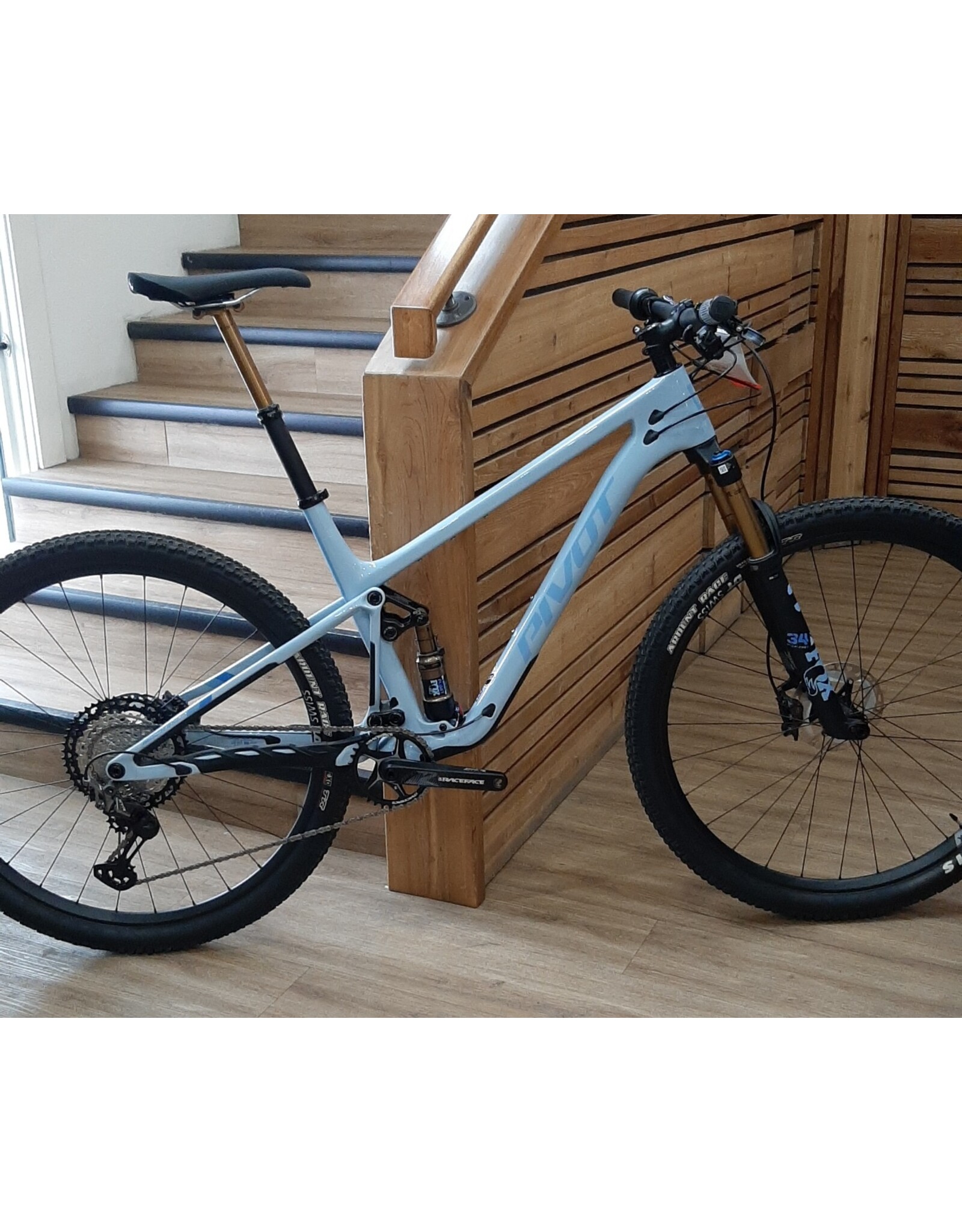 PIVOT Mach 4 SL Pro XT/XTR Ice Blue L